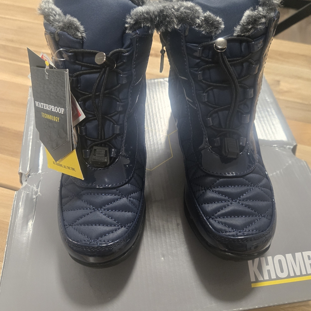 Khombu Dark Blue Quilted Boots with Faux Fur